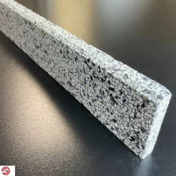 Granit.dk LISSABON TERRAZZOSOKKEL 7,5X40^ Terrazzo Fliser