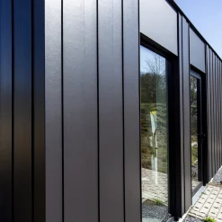 James Hardie GLAT HARDIEPLANK 8 X 180 X 3600 MM SORT^ Facadebeklædning