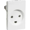 LK Fuga STIKKONTAKT HVID 1 1/2 MODUL M/JORD