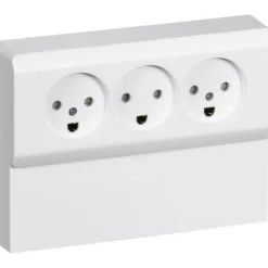 LK OPUS 66 TRIPPEL STIKONTAKT MED PANEL HVID M/JORD^ Stikkontakter & Afbrydere