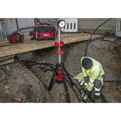 MILWAUKEE M18 SAL2-0 ARBEJDSLAMPE 2800 LM^ Akku Arbejdslamper