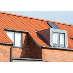 Swisspearl B7 BØLGEPLADE TEGLRØD HJ/HU = HJØRNEAFSKÆRING OG HULLER^ Bølgeplader